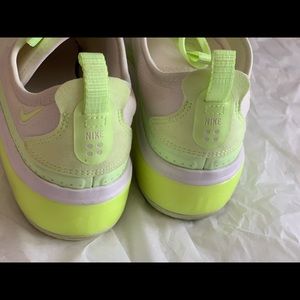 Neon Nike Air Max 7.5